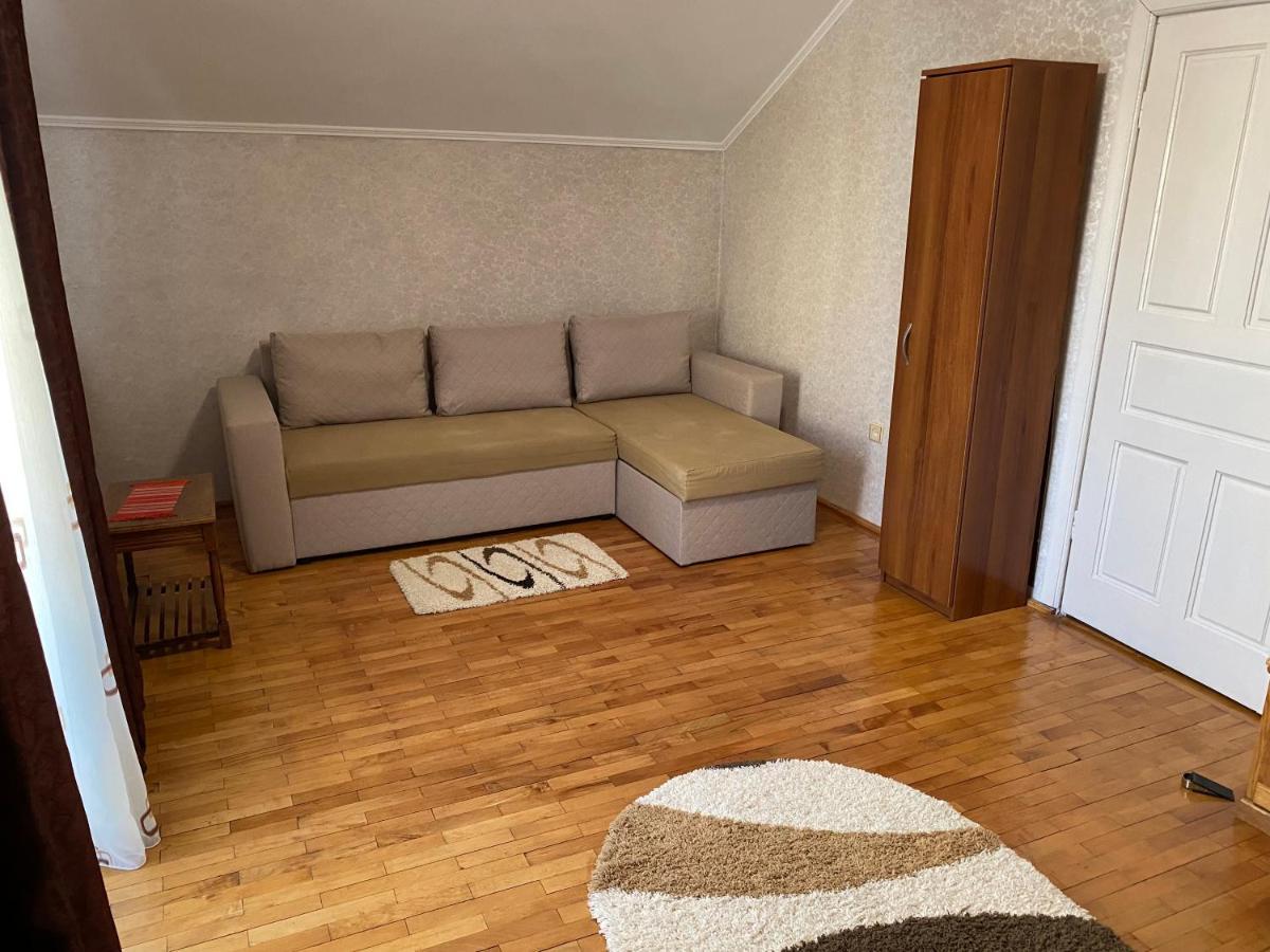 Apartament Mansarda Apartment คูร์ตา เด อาร์เจช ภายนอก รูปภาพ