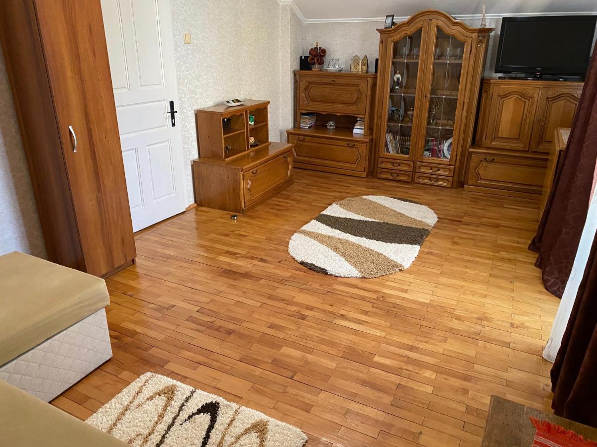 Apartament Mansarda Apartment คูร์ตา เด อาร์เจช ภายนอก รูปภาพ