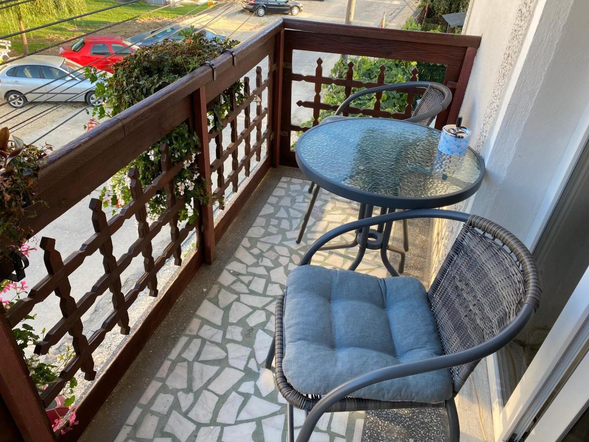 Apartament Mansarda Apartment คูร์ตา เด อาร์เจช ภายนอก รูปภาพ
